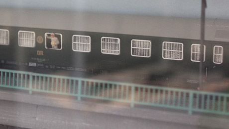 Det fanns en lång tågmodell där man kunde höra lokets ljud, men även Erich Honecker, DDR:s högste höna 1971-1989.